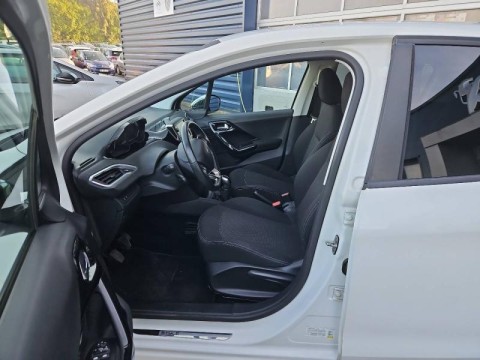 PEUGEOT 208 1.6 BlueHDi 75ch Style 5p