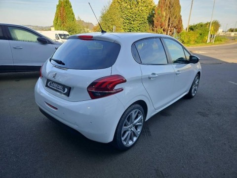 PEUGEOT 208 1.6 BlueHDi 75ch Style 5p