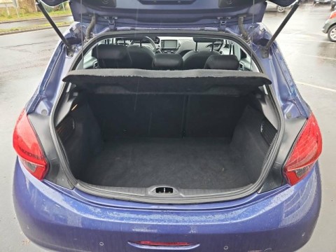 PEUGEOT 208 1.2 PureTech 82ch Allure 5p