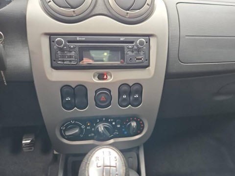 DACIA Duster 1.5 dCi 110ch FAP LaurÃ©ate 4X2