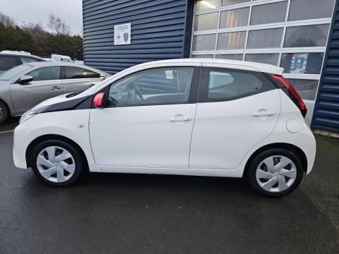 TOYOTA Aygo 1.0 VVT-i 72ch x-play x-app 5p MC18